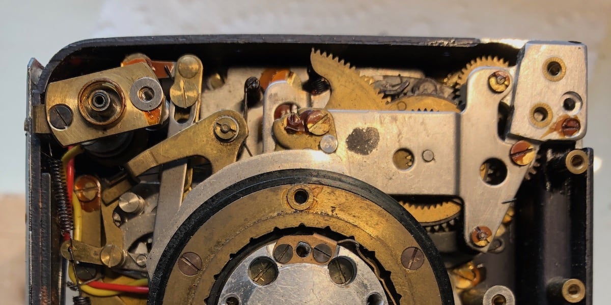 The shutter clock geartrain (for shutter speed)