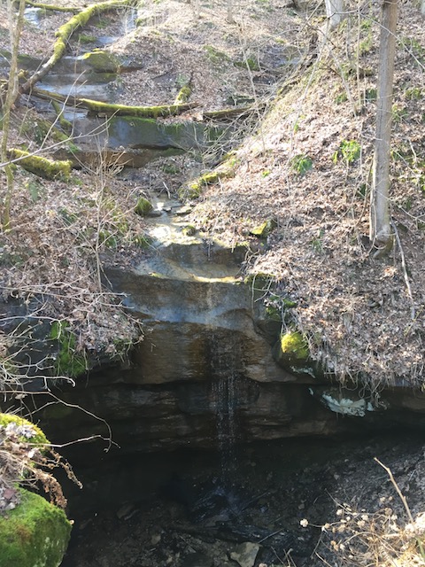 Small waterfall in Irish Run, behind the Natural Arch