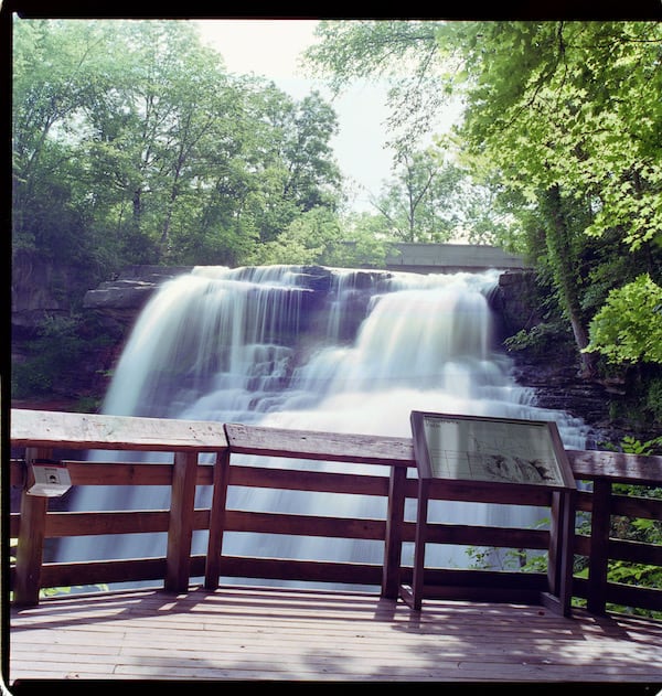 Bronica EC-II, 75mm, ƒ/16, 1/2, Kodak Ektar 100, Cs41