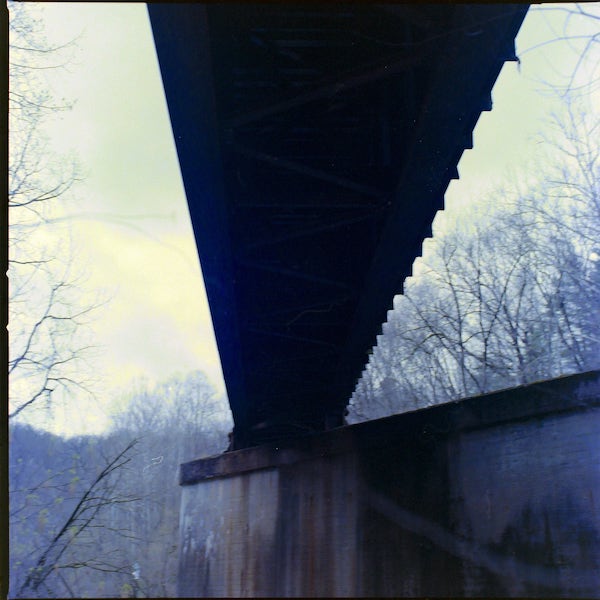 Hasselblad 503cx, Carl Zeiss Planar 2.8/80 T*, f/5.6, 1/30, (+2 EV from meter), Kodak Vericolor III, Cs41