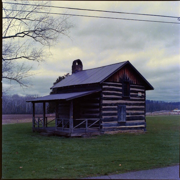 Hasselblad 503cx, Carl Zeiss Planar 2.8/80 T*, f/5.6, 1/125, (+2 EV from meter), Kodak Vericolor III, Cs41