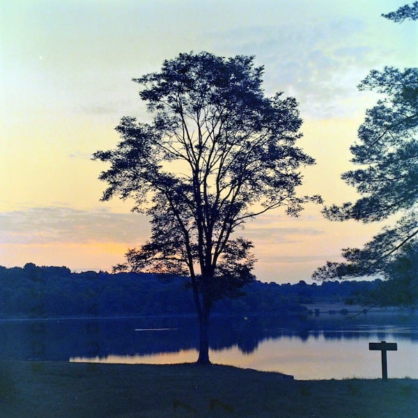 Hasselblad 503cx, Carl Zeiss Planar 2.8/80 T*, polarizer, f/5.6, 1/4, Kodakcolor II, FPP C-41