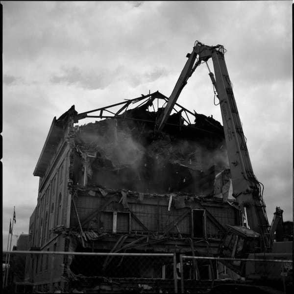 Hasselblad 203FE, Carl Zeiss Planar 2.8/80 T*, Kodak TMAX 100, HC110, Dilution B