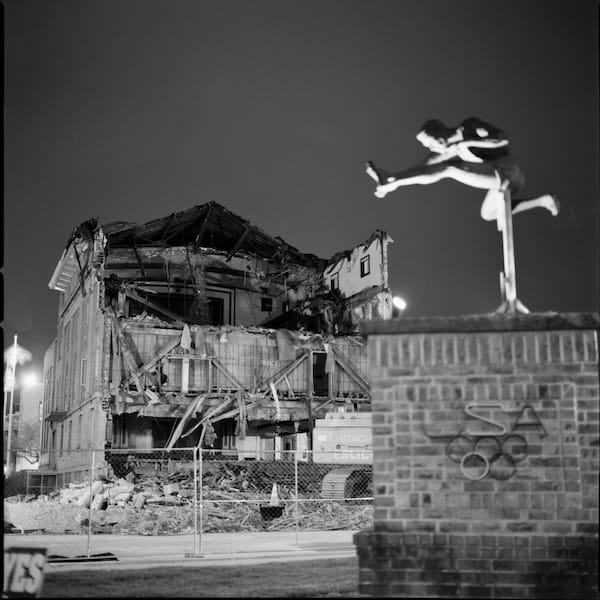 Hasselblad 203FE, Carl Zeiss Planar 2.8/80 T*, Kodak TMAX 100, HC110, Dilution B