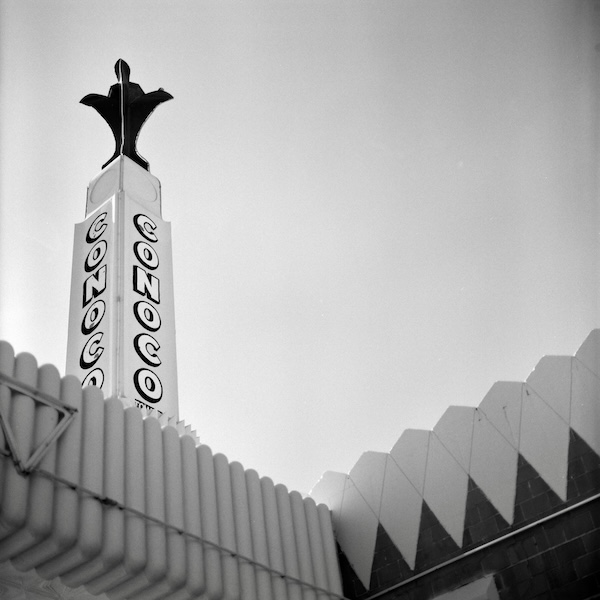 Hasselblad 203FE, Carl Zeiss Planar 2.8/80 T*, Kodak TMAX 100, HC110, Dilution B